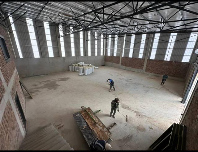 555M² WAREHOUSE TO LET IN LANSERIA